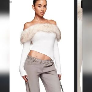 I am gia cecily top cream/beigh fur top brand new! size small/medium